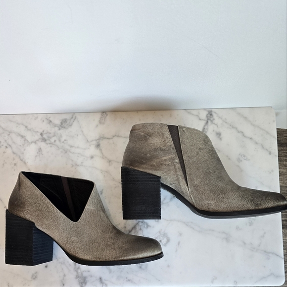 Free People, New Terrah Gray Taupe Leather Cut-out Chunky Heel Boot Size 38 8 - Picture 4 of 12